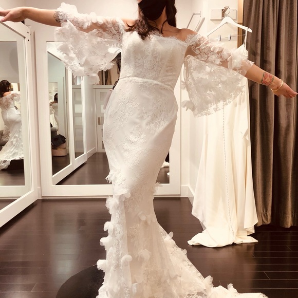 Pronovias Paulanda designer Wedding Dress - Picture 3 of 3